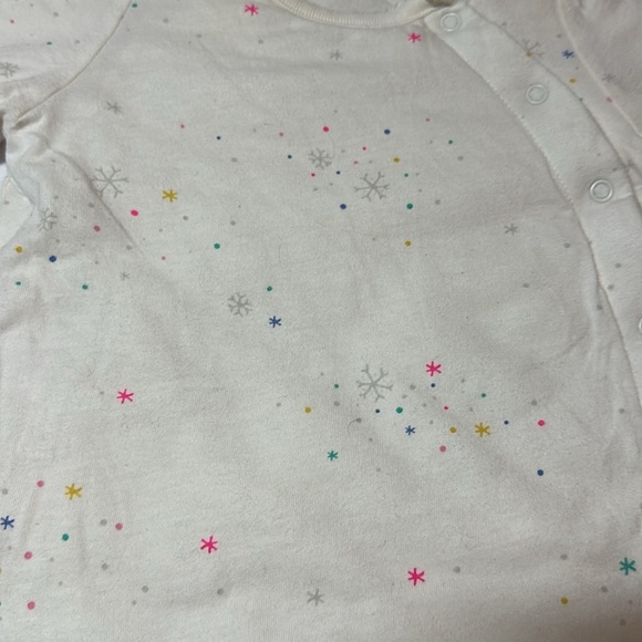 GAP Baby - Cream Insulated Footie Sleeper with snap closures - Picture 2 of 4